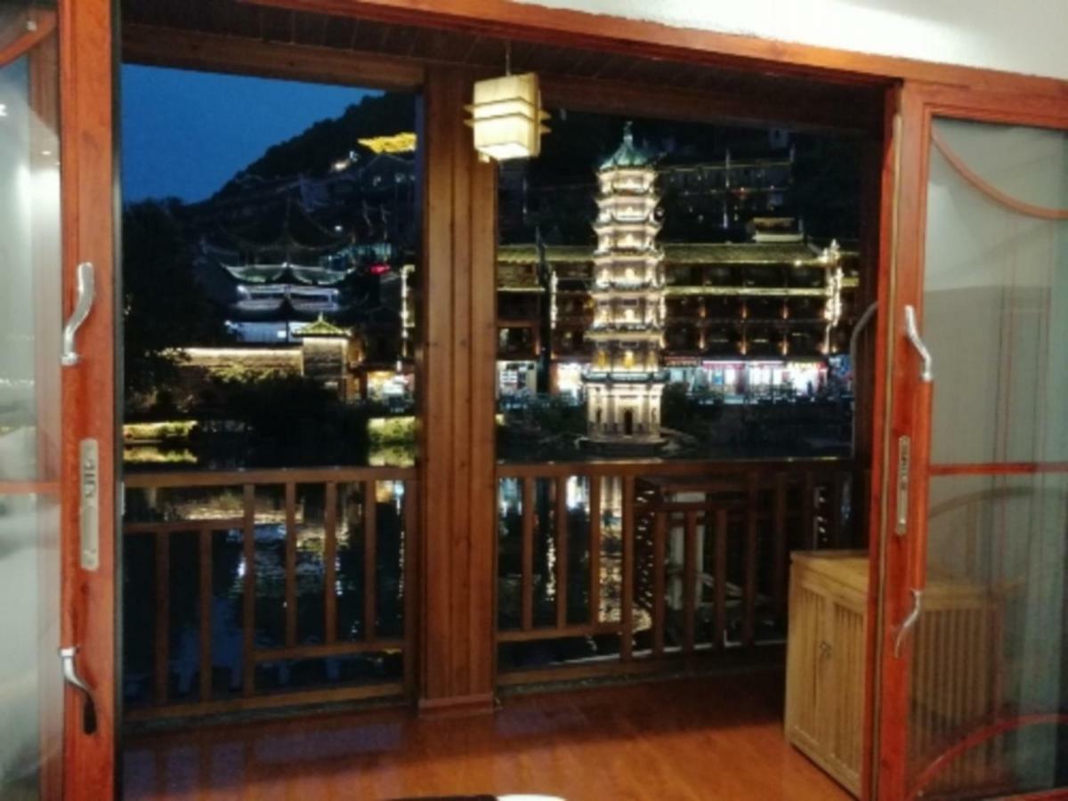沱江缘民宿 Fenghuang Exterior foto
