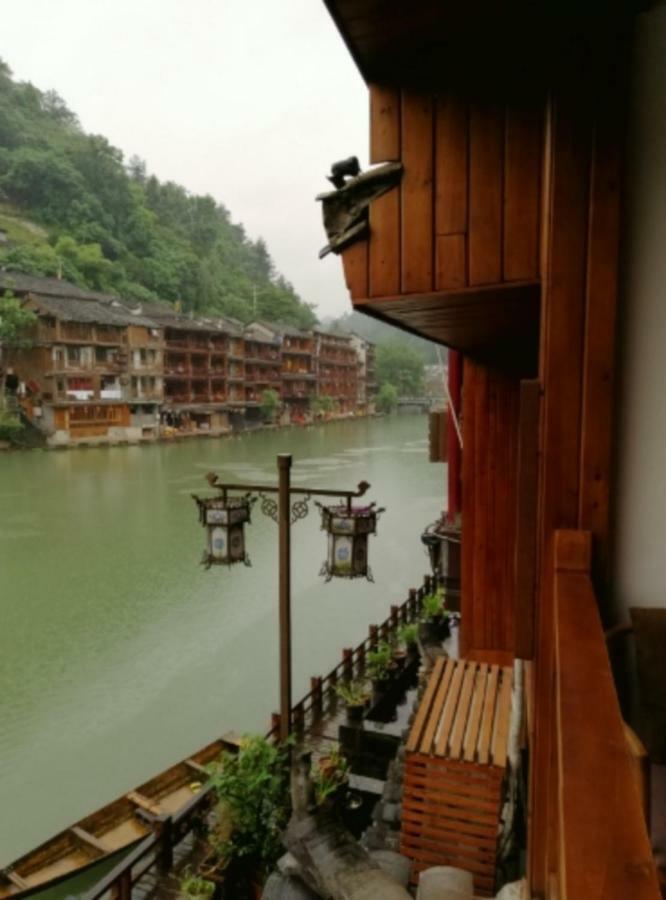 沱江缘民宿 Fenghuang Exterior foto